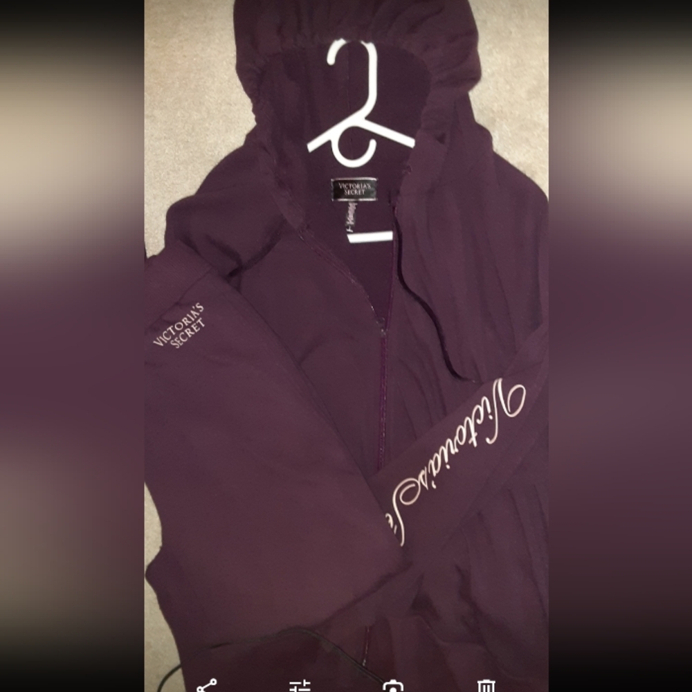 VS Sweatpants and Hoodie XL